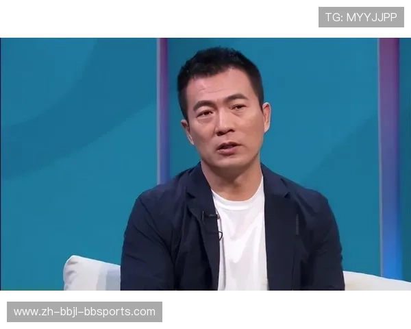 意甲比赛解说员黄健翔的相关报道